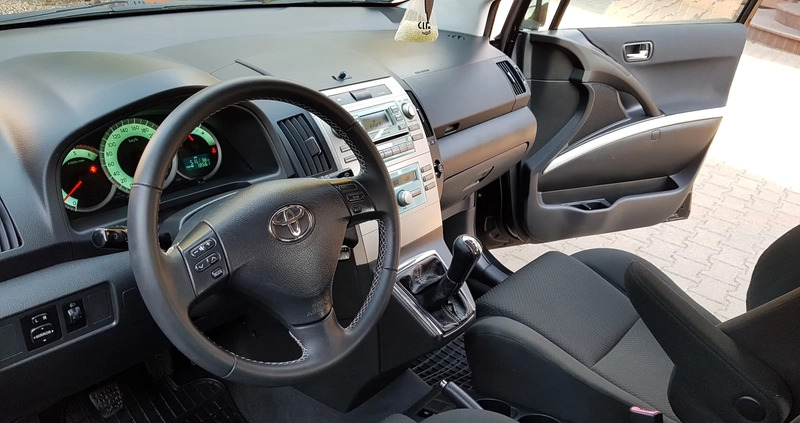 Toyota Corolla Verso cena 14900 przebieg: 259000, rok produkcji 2005 z Strzegom małe 631